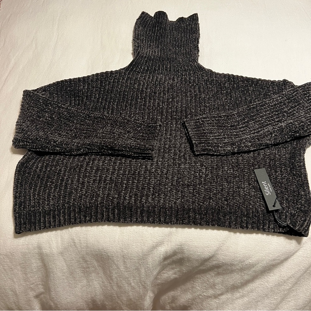 Silent New York NWT turtleneck sweater size  XS and S